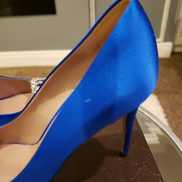 Gucci Crystal Satin Pumps - Picture 6 of 8